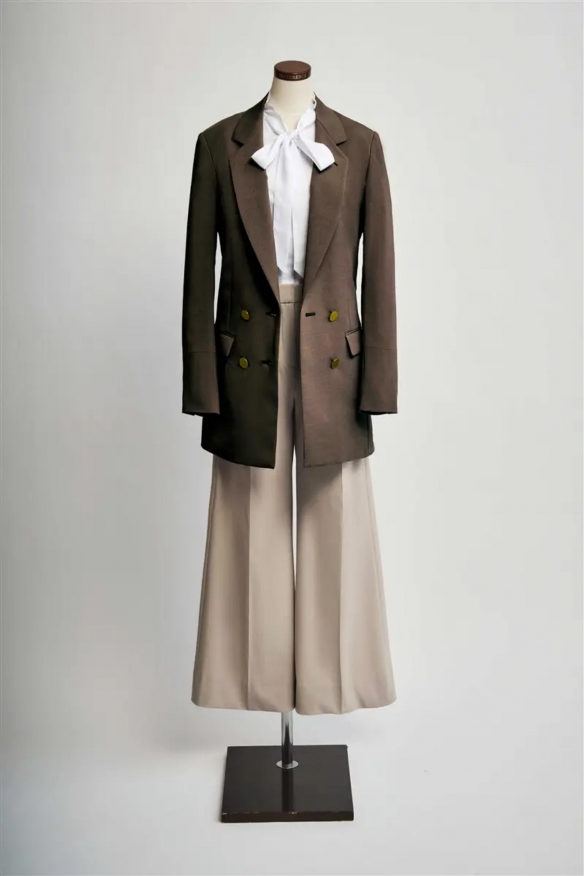 《机动战士高达：闪光的哈萨维》与高定西装品牌联名系列将于二月正式发售

