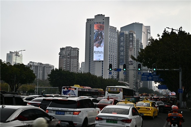 广州地铁出现了令人惊喜的“修仙列车”！《仙遇》与《凡人修仙传》的合作引发了一股全城打卡的热潮