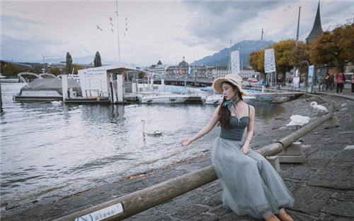 榴莲APP深夜释放自己免费版