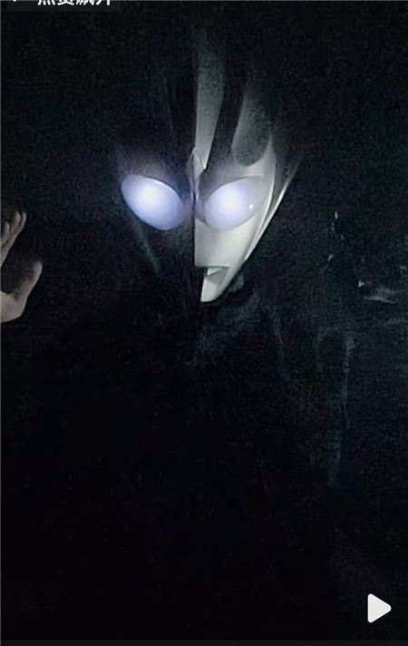 抖音很火的奥特曼光之变装特效