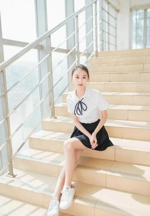 清纯短裙校花被c在线观看